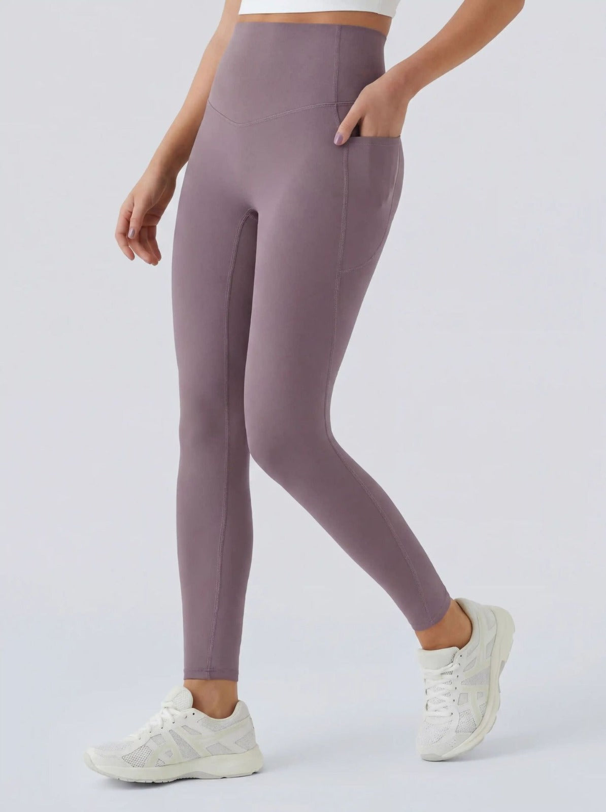 Lovanea high-waisted leggings with pockets in Coffee
